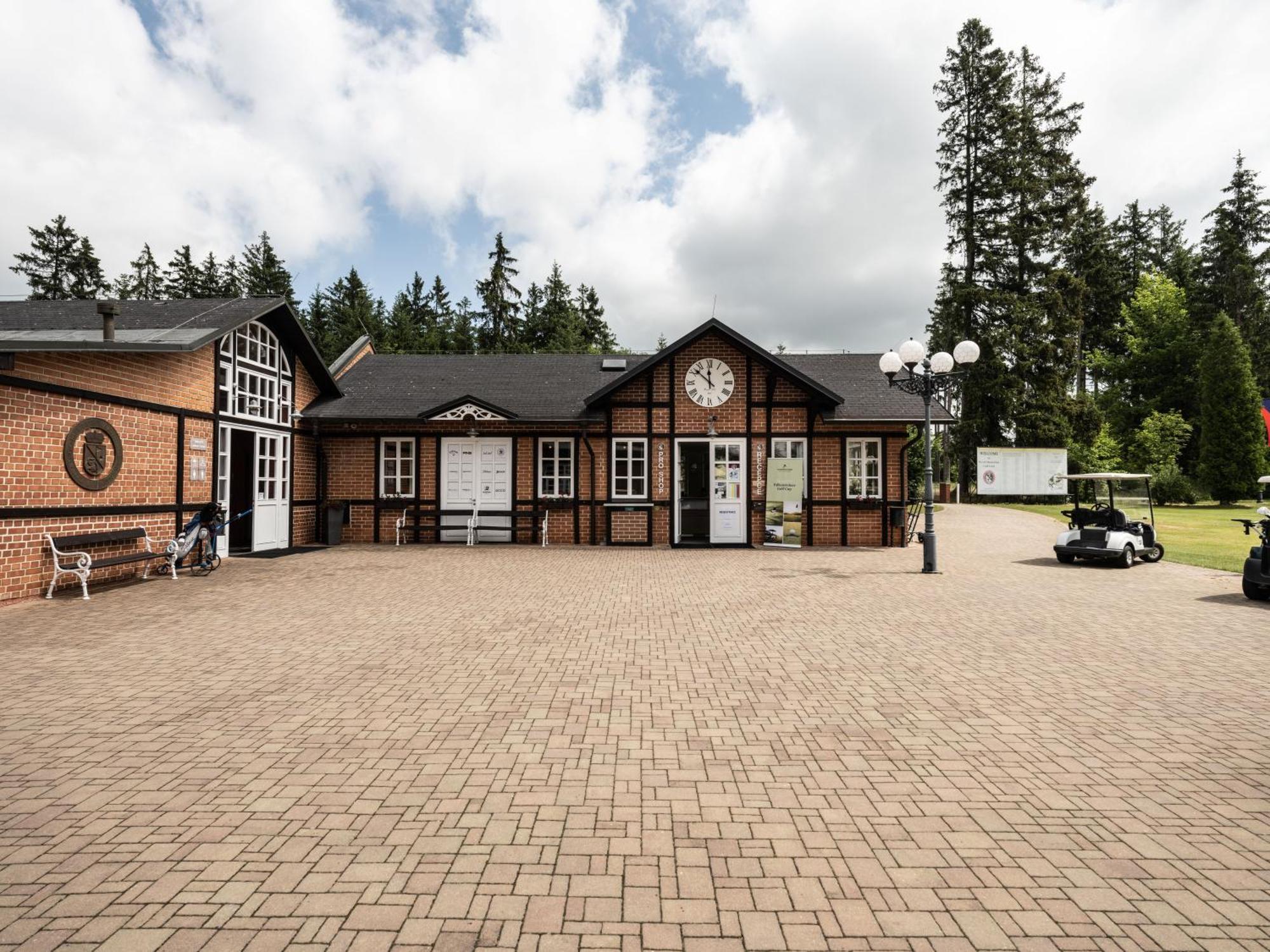 Falkensteiner Spa Resort Marianske Lazne Exterior foto Golf clubhouse