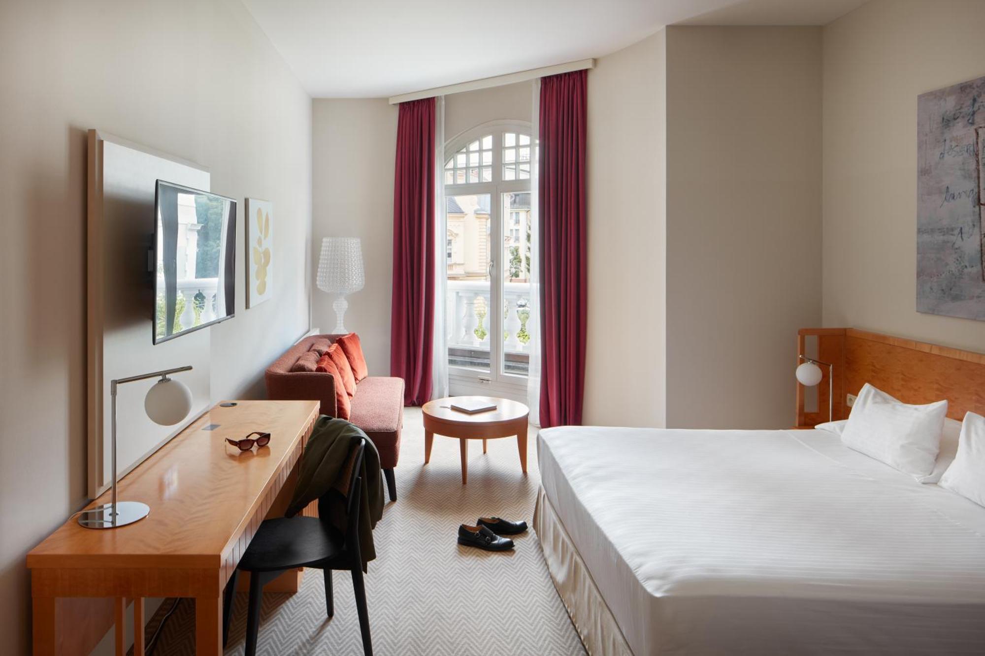 Falkensteiner Spa Resort Marianske Lazne Exterior foto A room at the hotel