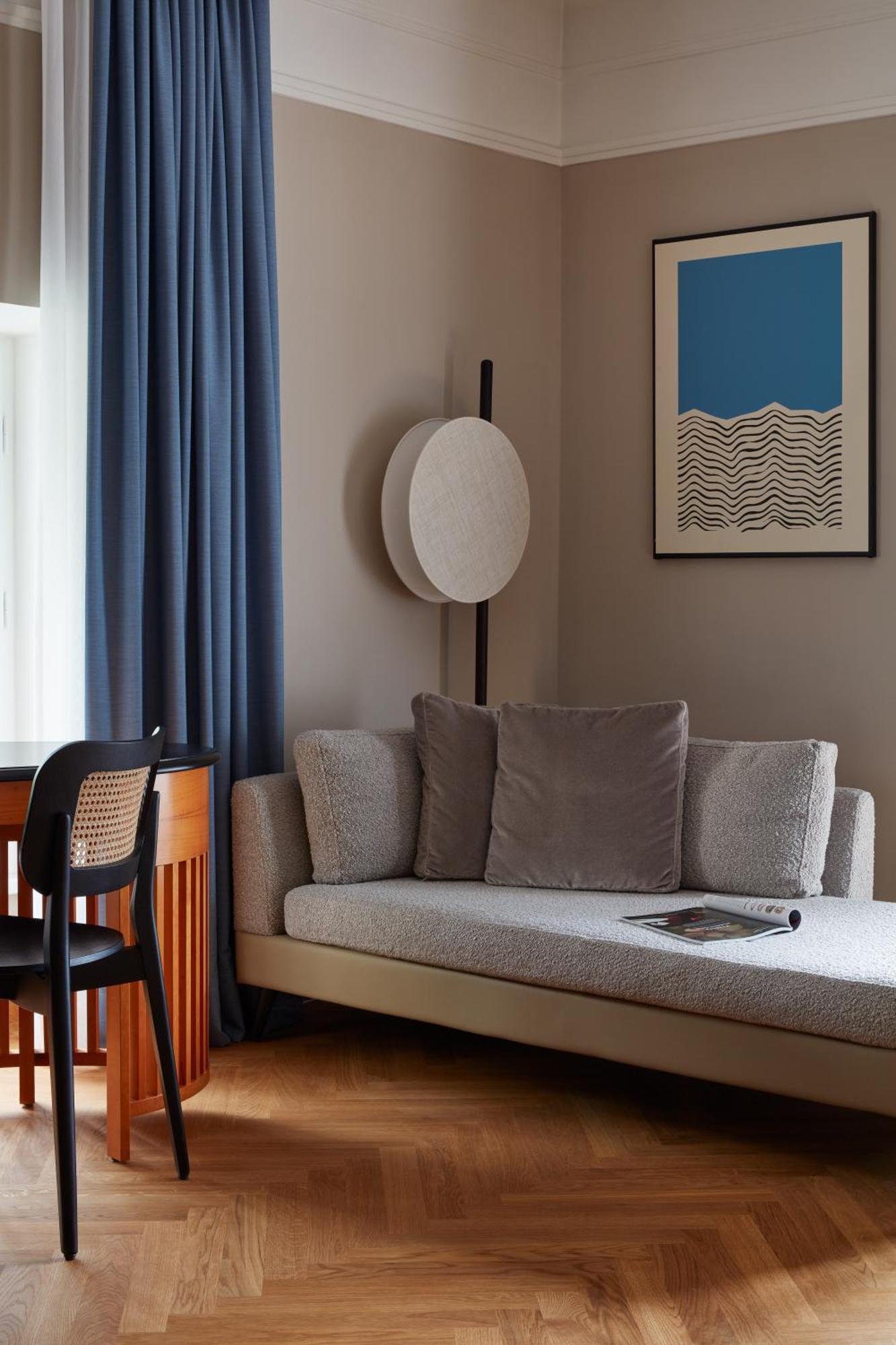 Falkensteiner Spa Resort Marianske Lazne Exterior foto A wall-mounted lamp